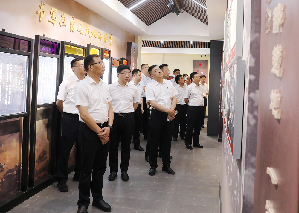 知敬畏、守廉洁！91porny
开展廉政警示教育活动